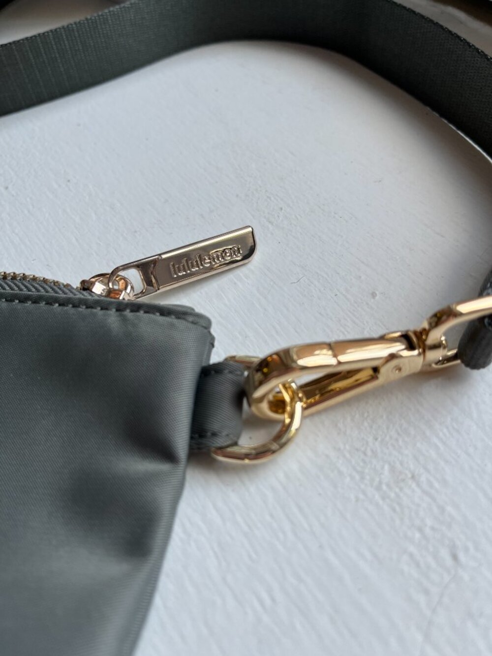 lululemon Green Sling Mini Shoulder Bag - Picture 5 of 5